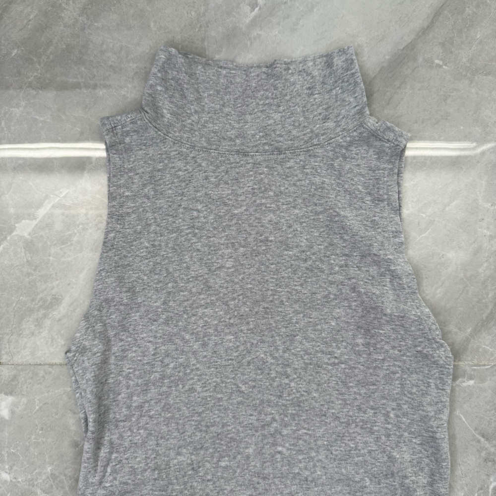 Women’s Calvin Klein Jeans Mock Neck Sleeveless Bodysuit Basic Base Layer XS - Picture 2 of 14